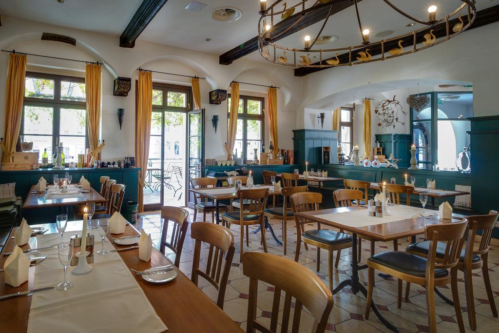 Gasthaus Zum Schwan Oschatz Esterno foto