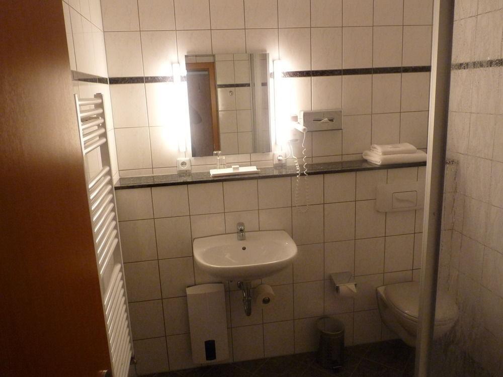 Gasthaus Zum Schwan Oschatz Esterno foto